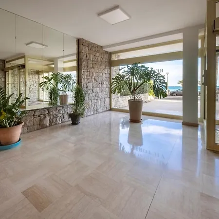 06b - Beautiful With Terrace Sea View *