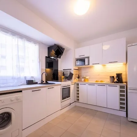 06b - Beautiful With Terrace Sea View アパート